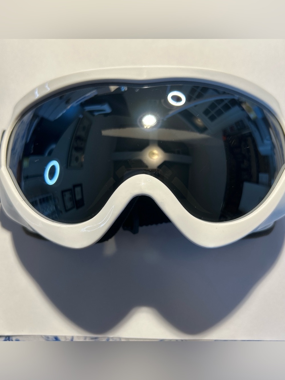 White Frame Ski/Snowboard Goggles with Dark Mirrored Lens